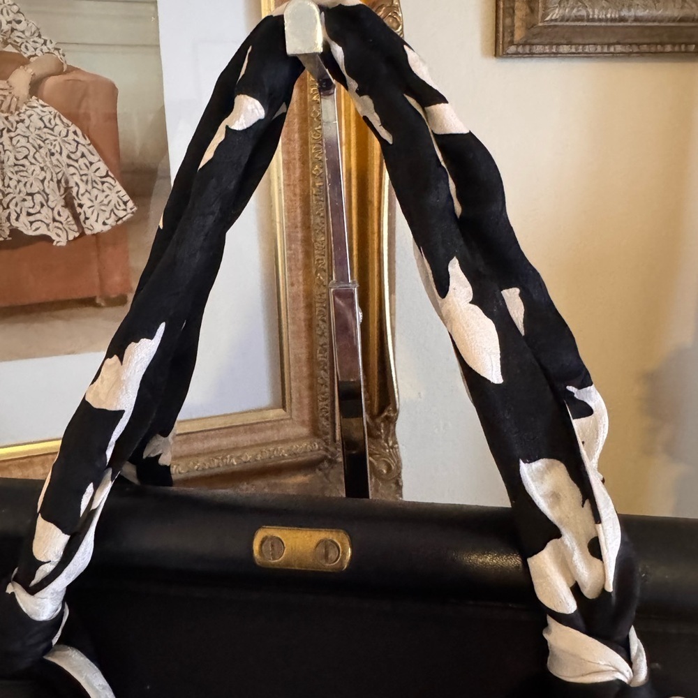 Anne Klein 2 Handbag - Picture 9 of 16